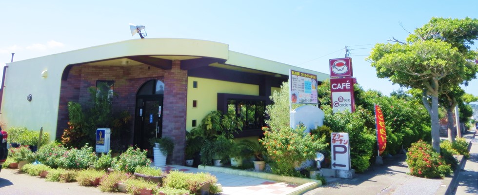 ひめゆりの塔前のCafeブリーガーデン７