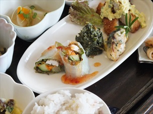 与那原町東浜でランチならキッチンクローバー