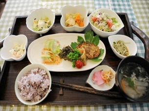 与那原町東浜でランチならキッチンクローバー