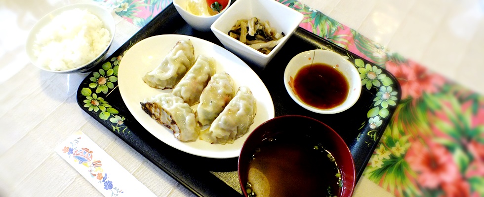 八重瀬町の餃子のお店川のすばぁ４